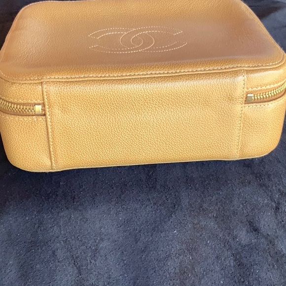 SOLD🌟CHANEL Timeless CC Vanity bag/Train Case Camel ✨GORGEOUS✨ - Picture 15 of 16